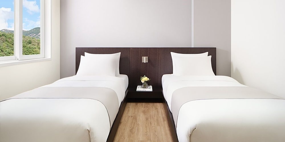 Hanwha Resorts Sanjeong Lake Annecy 11/47
