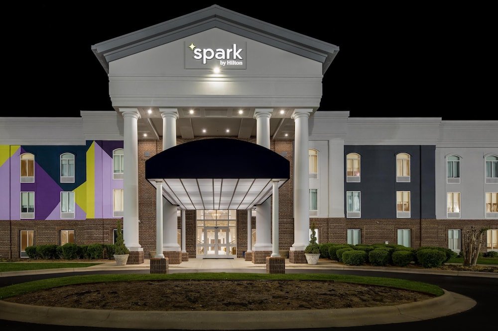 Spark by Hilton Tuscumbia Muscle Shoals 2/61
