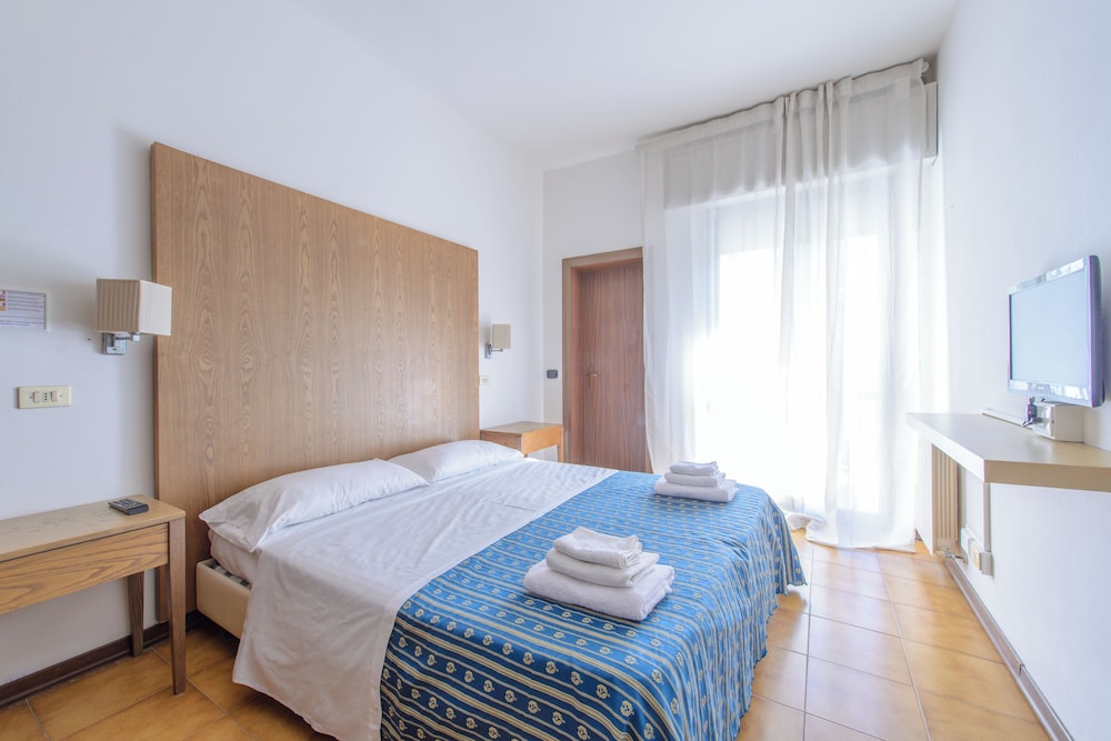 Avana Mare Hotel 6/16