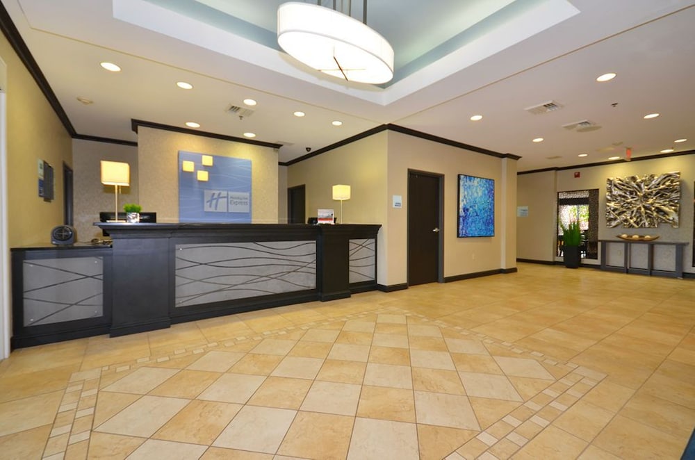 Holiday Inn Express Hotel And Suites Farmington 7/63
