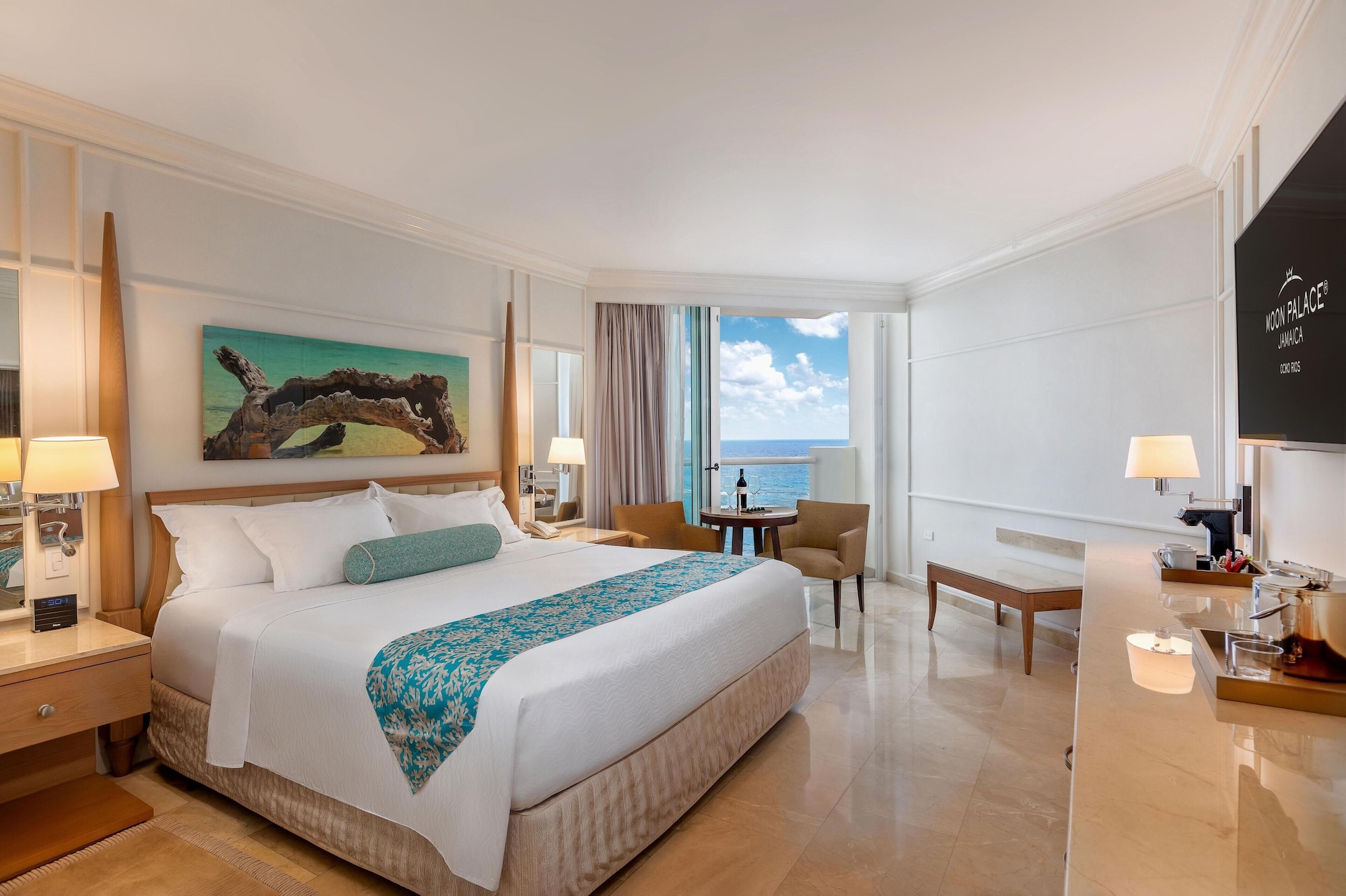 SUPERIOR, FAMILY, PARTIAL OCEAN VIEW