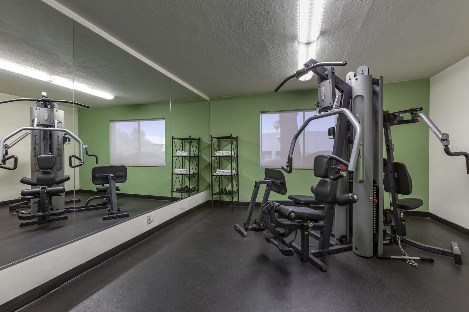 Best Western Plus Scottsdale Thunderbird Suites 22/46