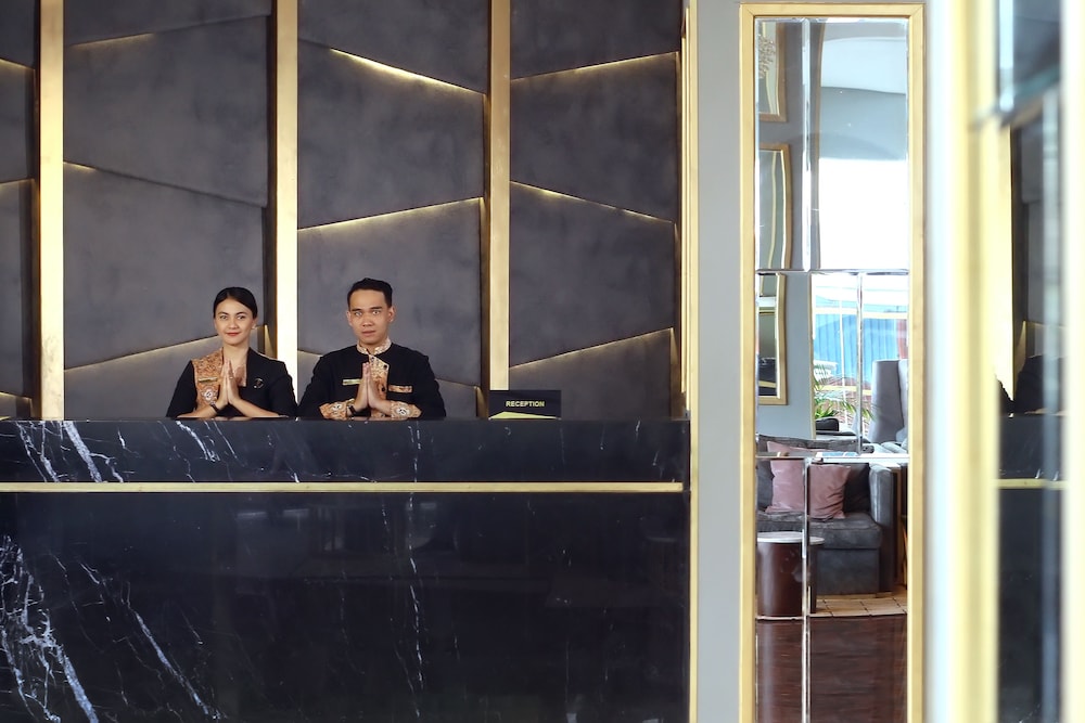Lobby at Grand Edge Hotel Semarang, SEMARANG