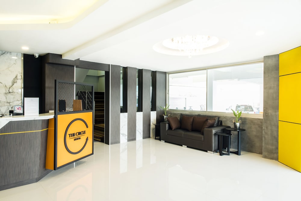 The Circle Hotel 11/64