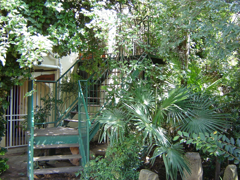 Ladybrand Guest House 38/50