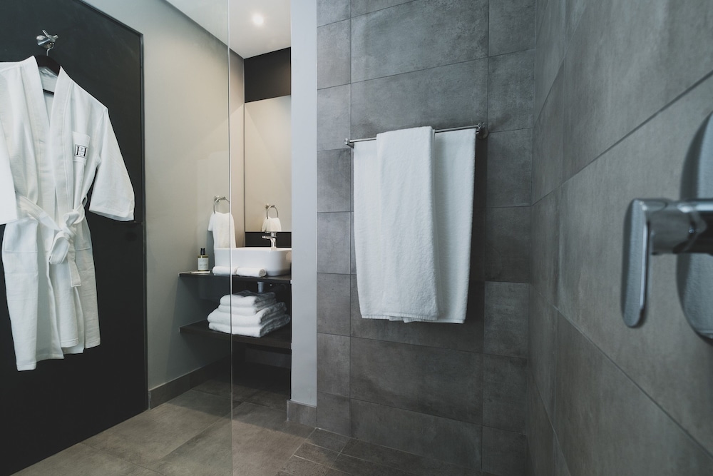 The Catalyst Hotel 42/42