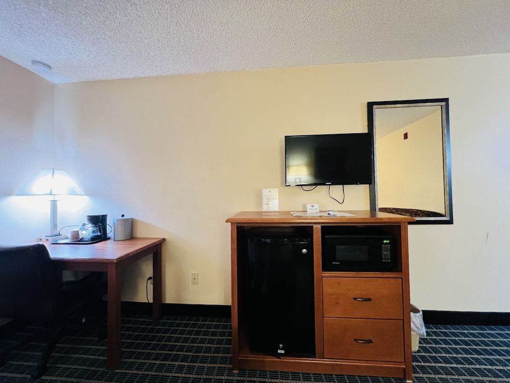 Hometown Inn Suites 38/50
