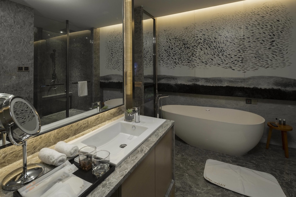 Hui Hotel 11/65