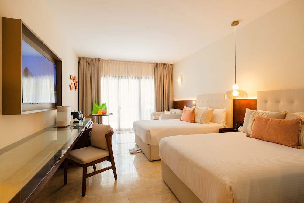 Family Selection At Grand Palladium Kantenah Resort & Spa 11/50