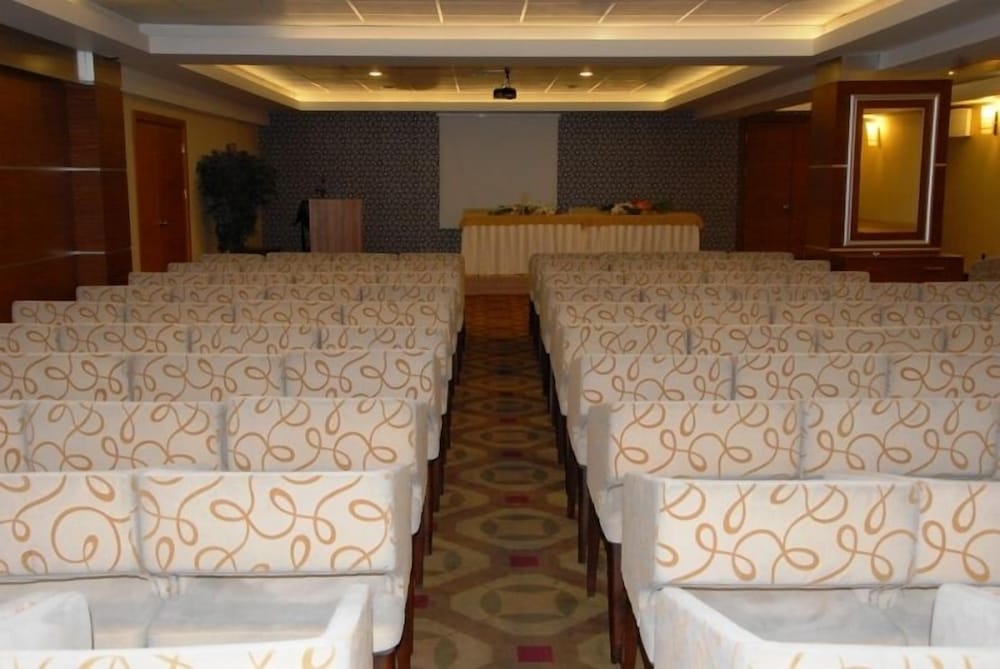 Grand Simay Hotel 10/50