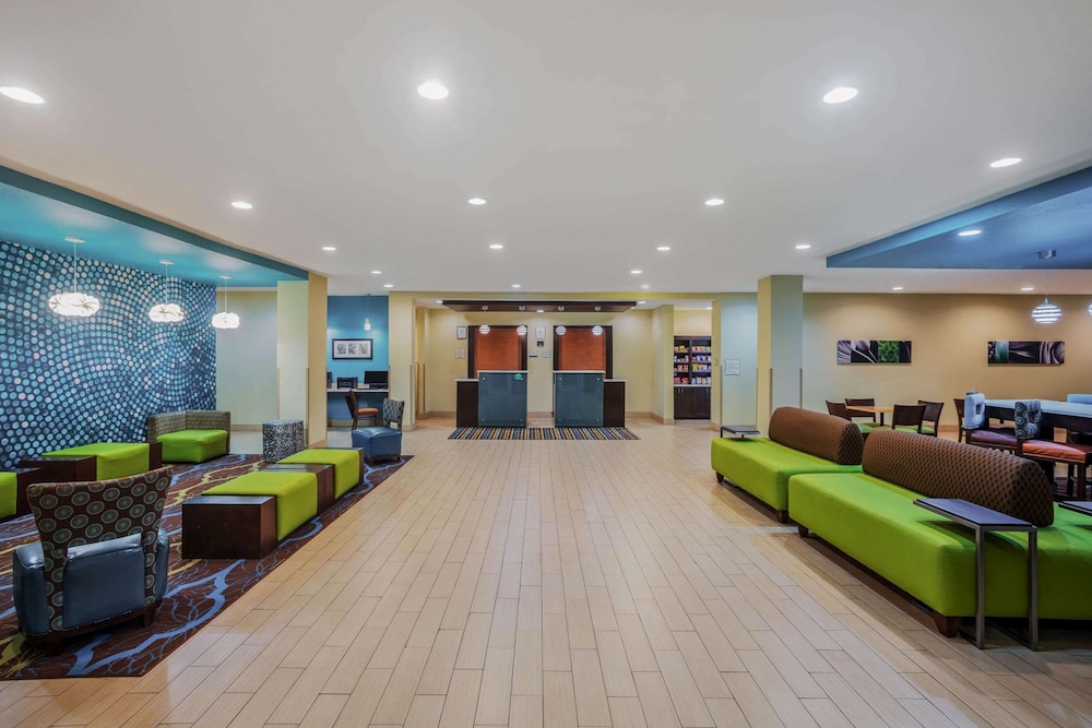 La Quinta Inn Suites Beeville 6/40