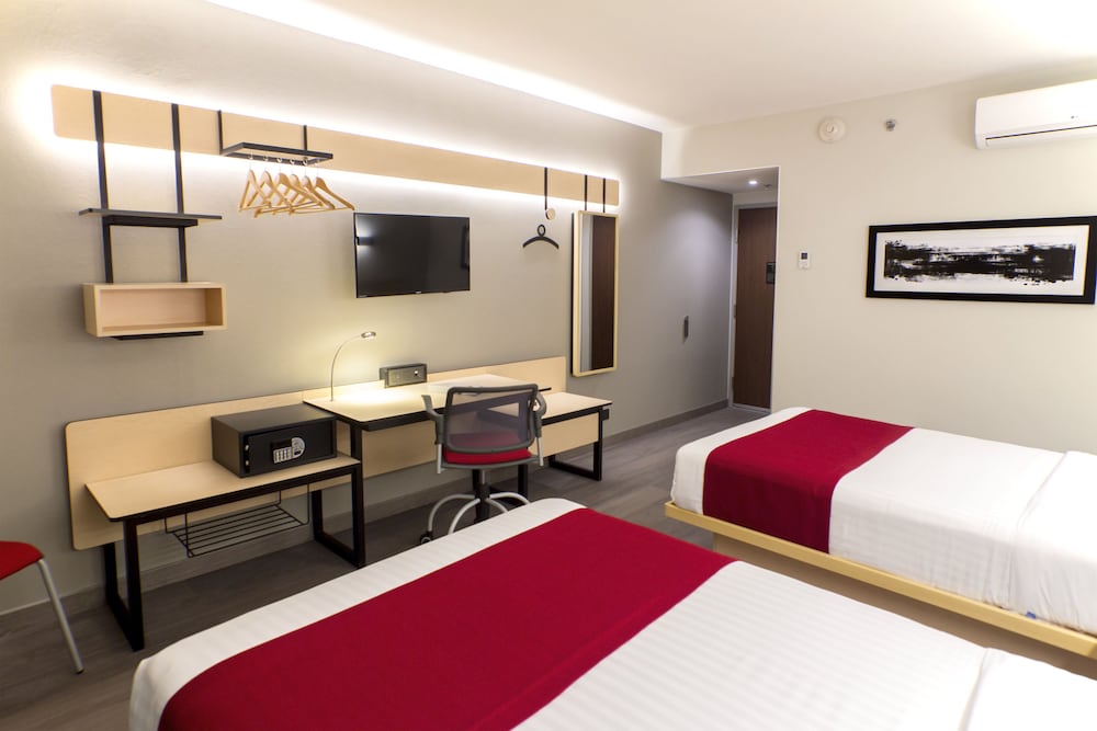 room, 2 double beds, City Express Plus by Marriott Ciudad de Mexico Mundo E 8/10