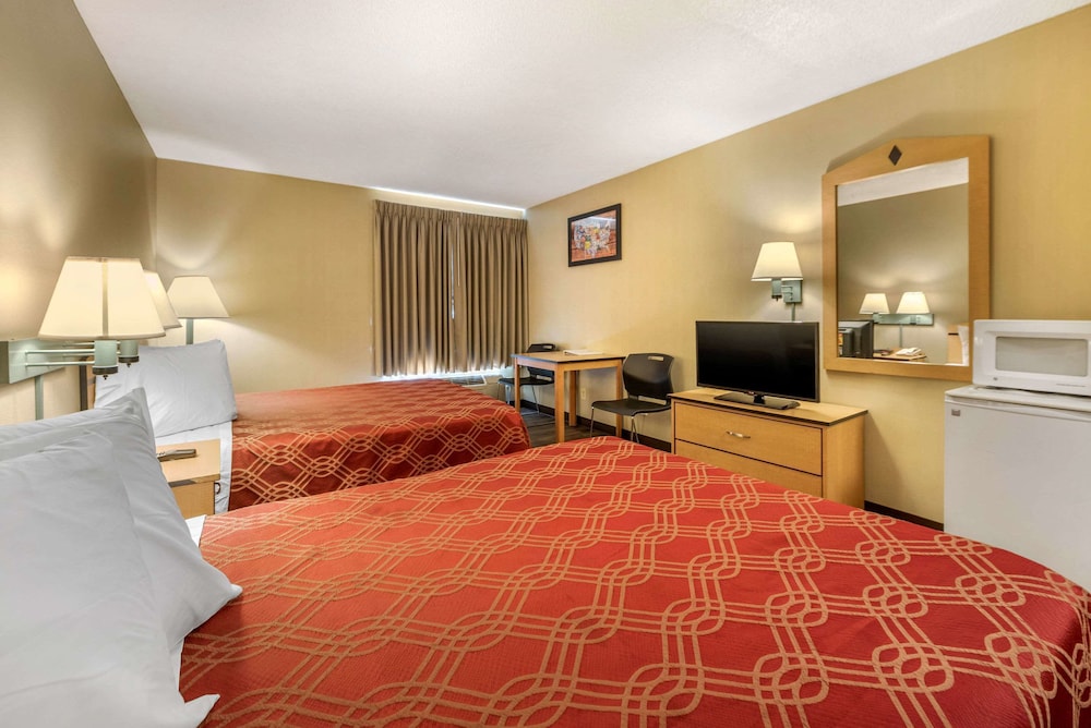 Econo Lodge Colorado Springs near Airport 10/21