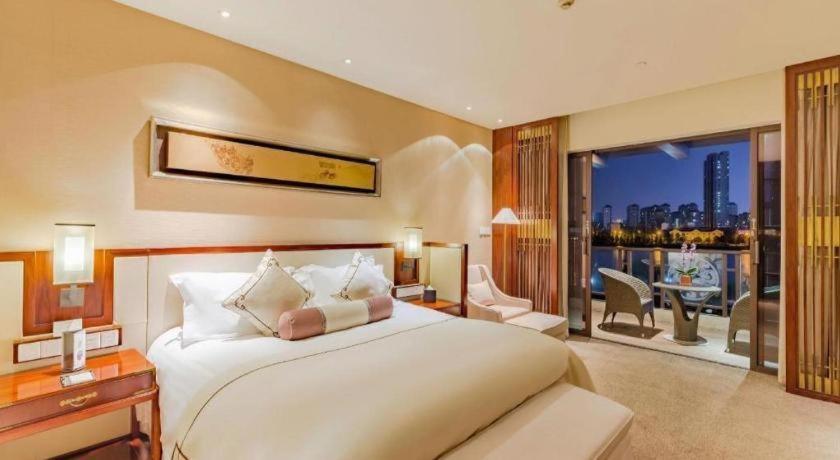 TONGQUETAI NEW CENTURY GRAND HOTEL 16/44