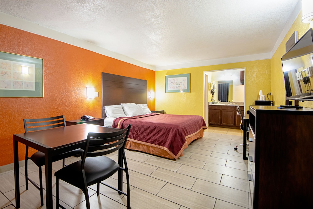 Economy Inn Suites 12/44