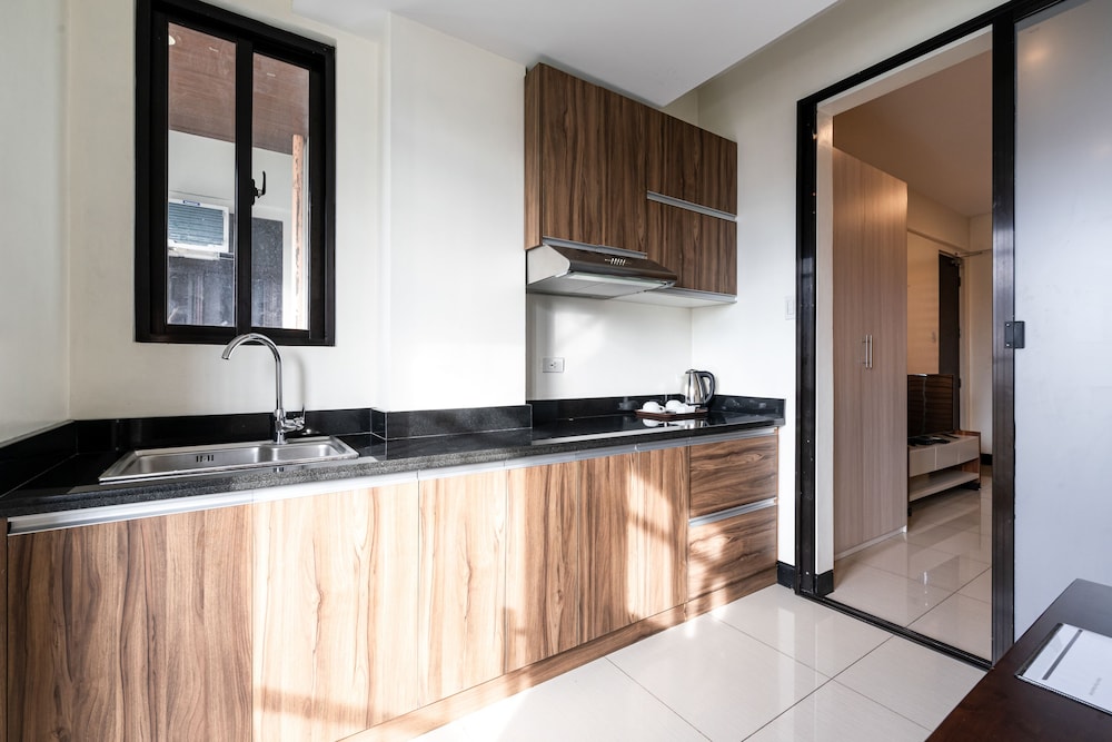 Artemis Place Makati 8/69