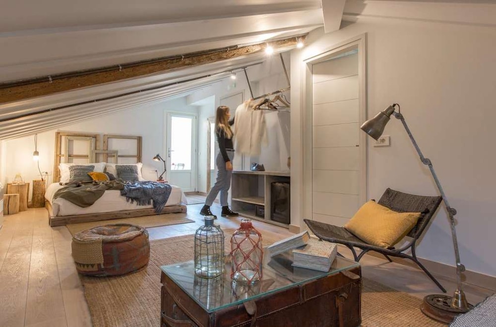 Amymone Suites 35/50