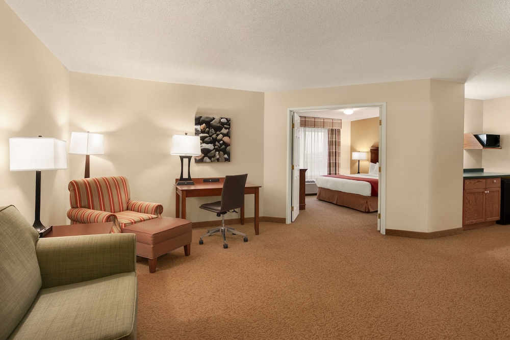 Country Inn & Suites By Radisson, Ames, IA 19/25