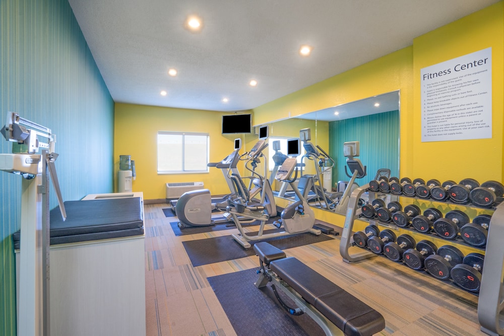 Holiday Inn Express Howe (Sturgis, Mi) 28/49