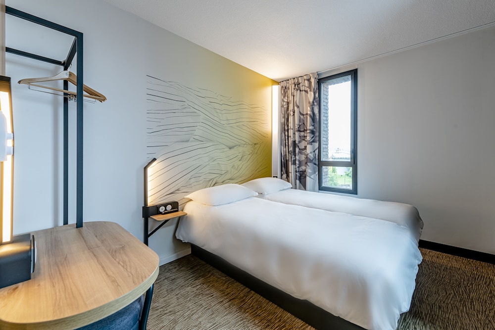Room, Twin Beds