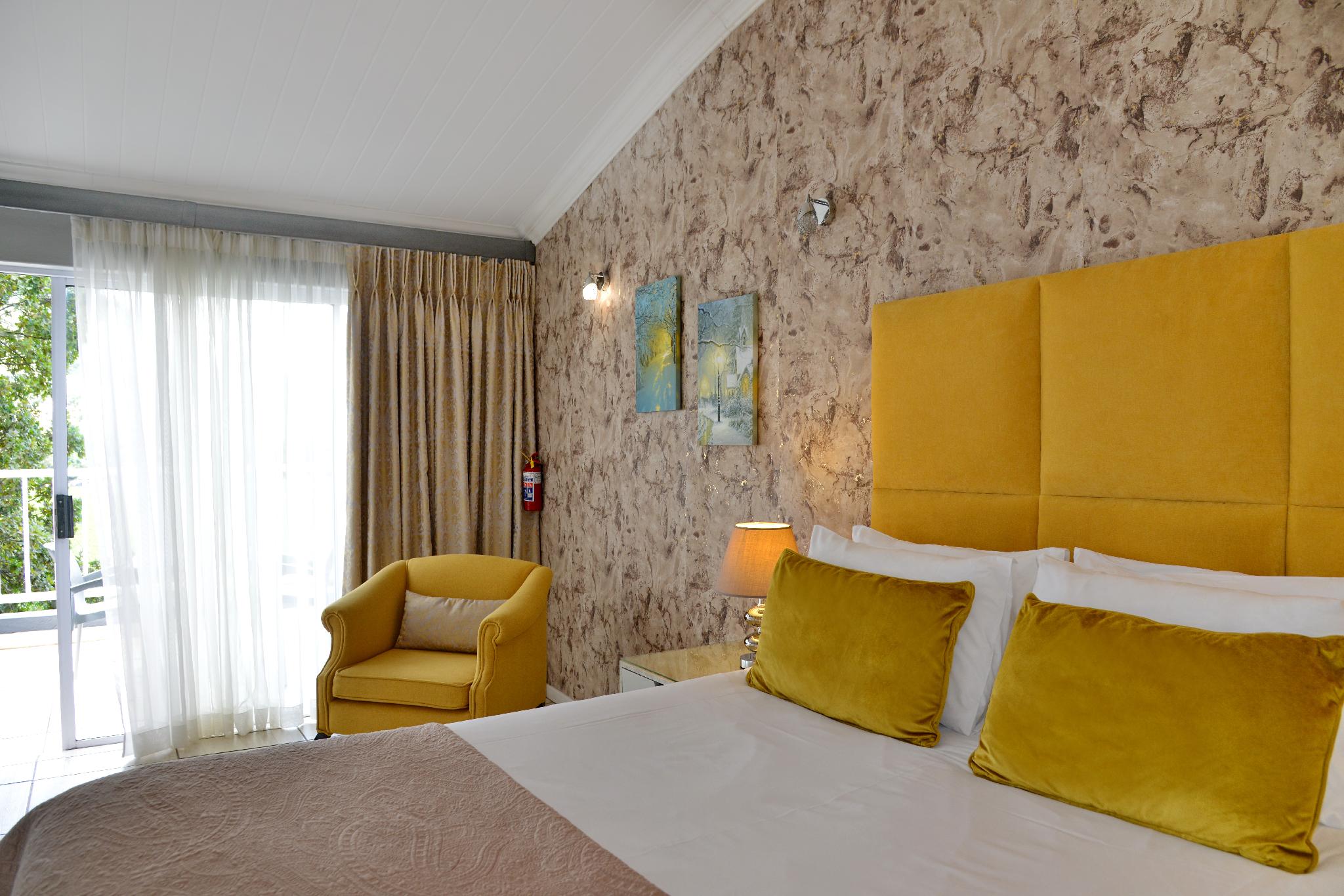 Upstairs, Luxury, Queen Bed
