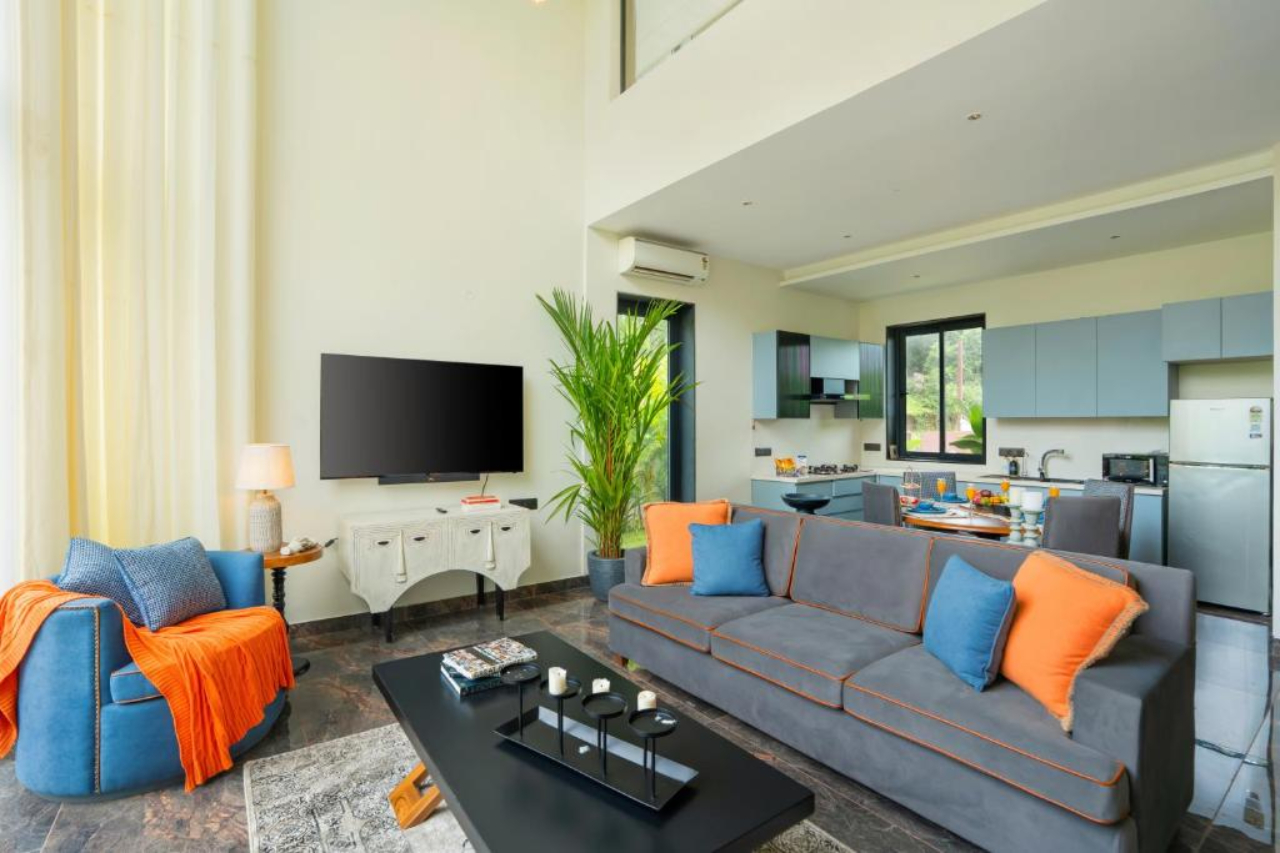 ELIVAAS Purosol 3BHK Pool Villa close to Ozran Beach 7/21