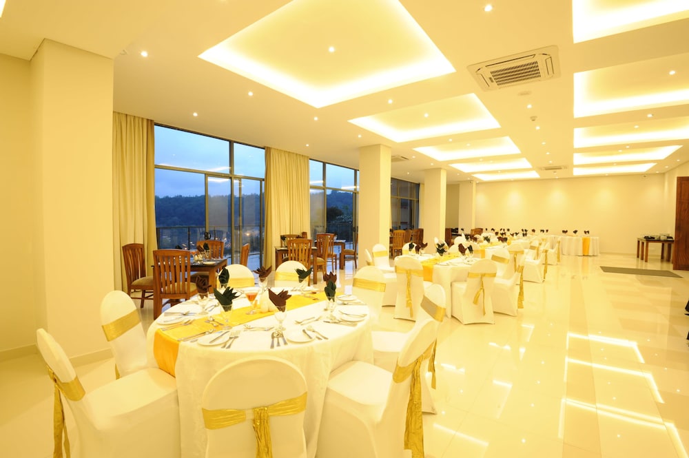 Oak Ray Heritage Hotel 27/30
