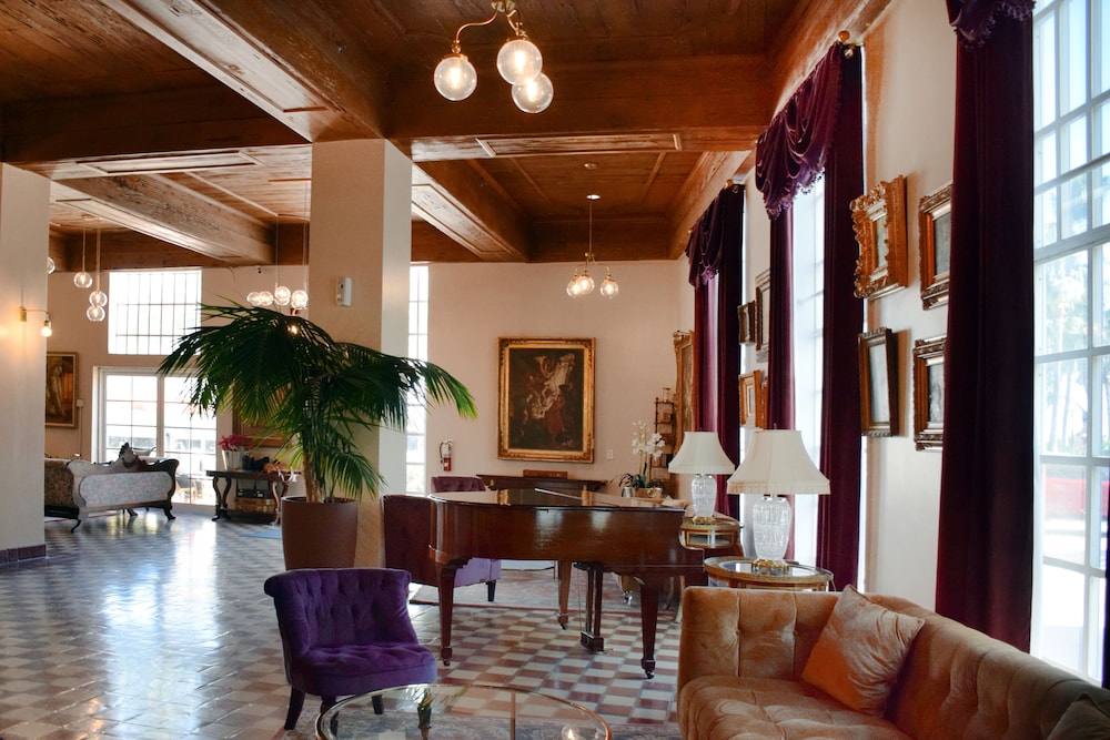 Beach Park Hotel 40/50