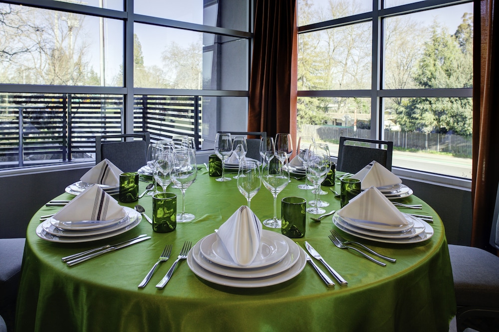 Holiday Inn Windsor - Wine Country 38/58