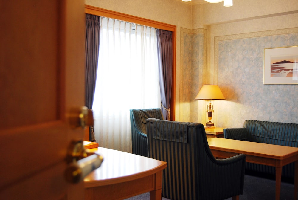 TAKAMATSU KOKUSAI HOTEL 38/65