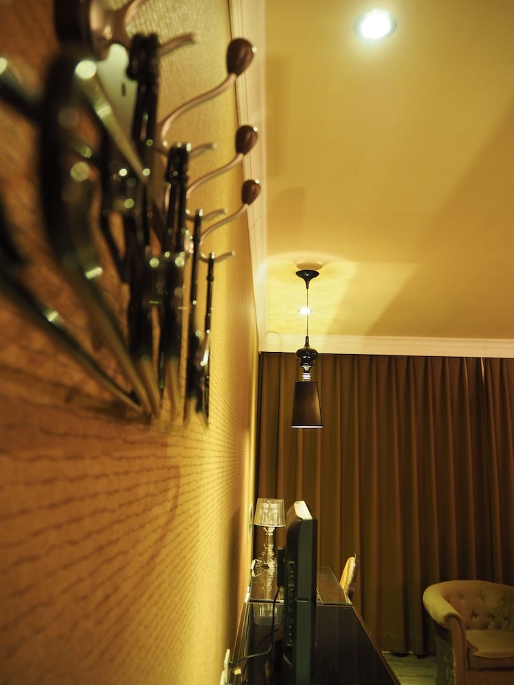 The Riverside Hotel & Motel 27/49
