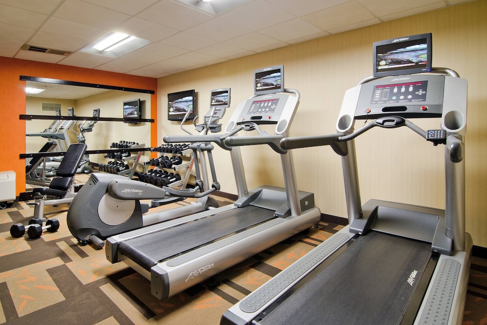 Courtyard by Marriott Kansas City Overland Park/Metcalf, South of College Boulevard 30/56