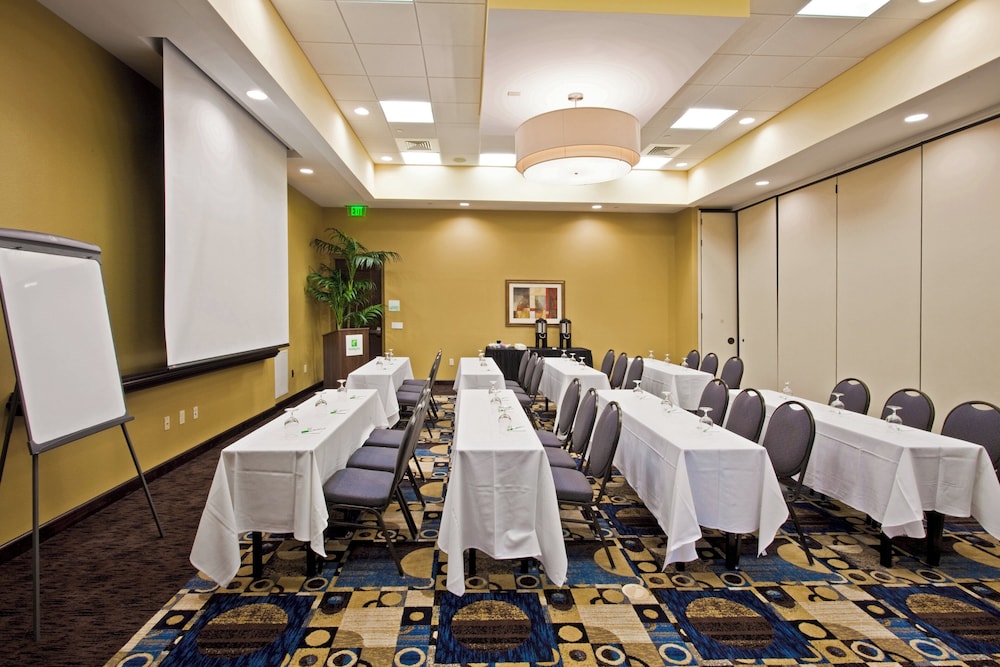HOLIDAY INN TITUSVILLE KENNEDY SPACE CENTER 65/76