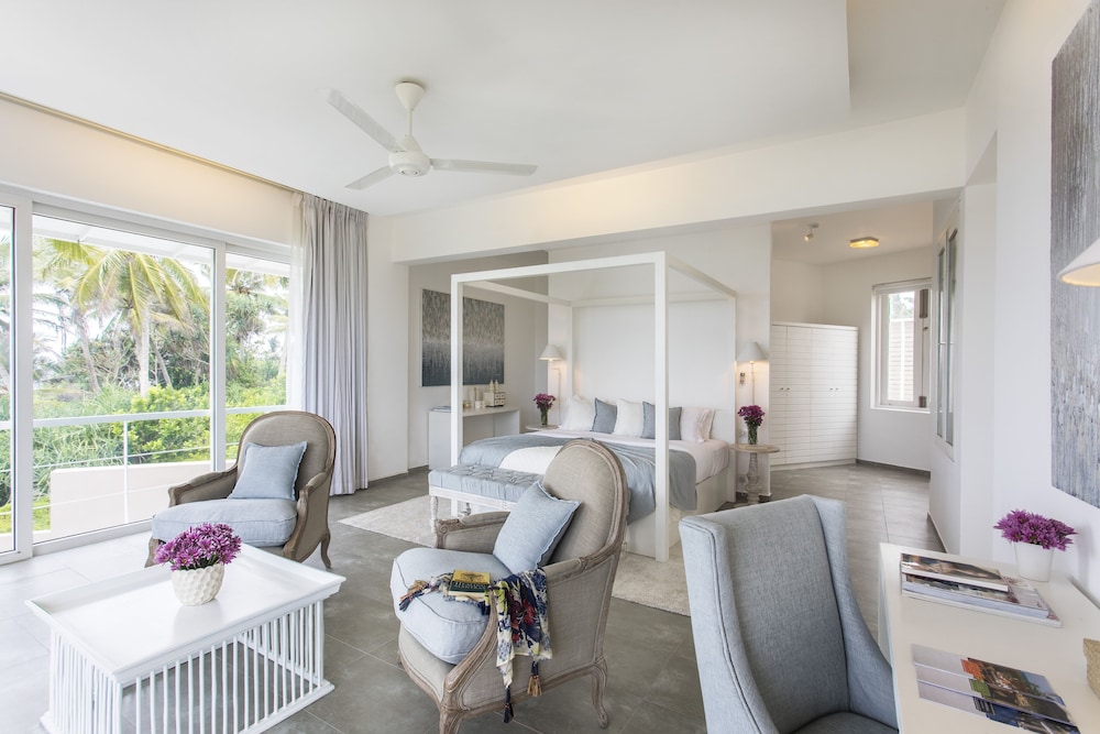 White Villa 27/50