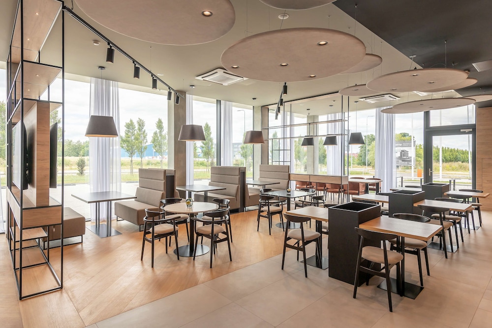 Park Inn by Radisson Vilnius Airport Hotel & Conference Centre 56/72