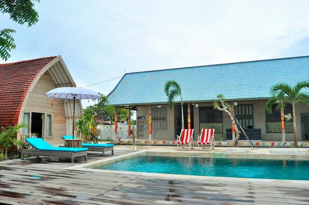 La Roja Bungalows 12/15