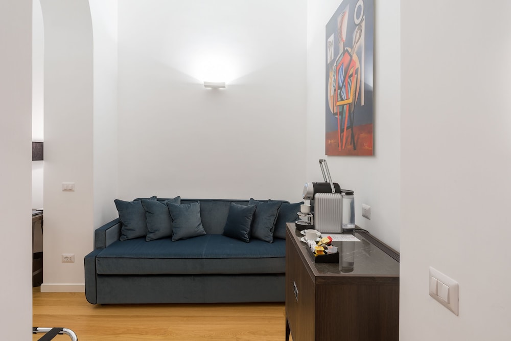Les Diamants Spanish Steps Suite 20/46