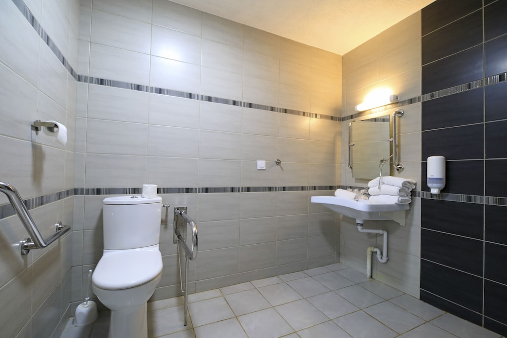 Brit Hotel Essentiel Dunkerque Gravelines 30/34
