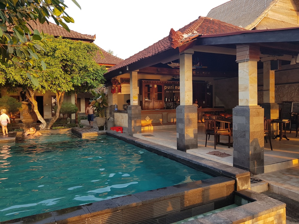 Puri Nusa Beach Hotel 28/32