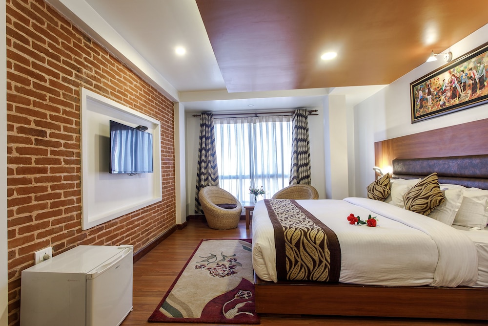 Hotel Shreesu 24/73