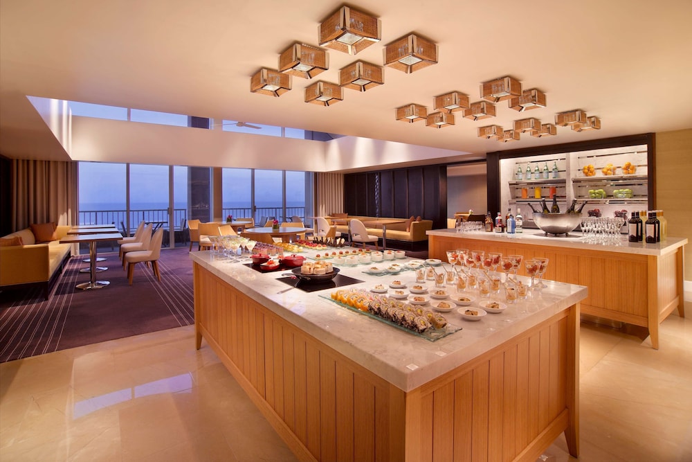 Hyatt Regency Guam 68/81