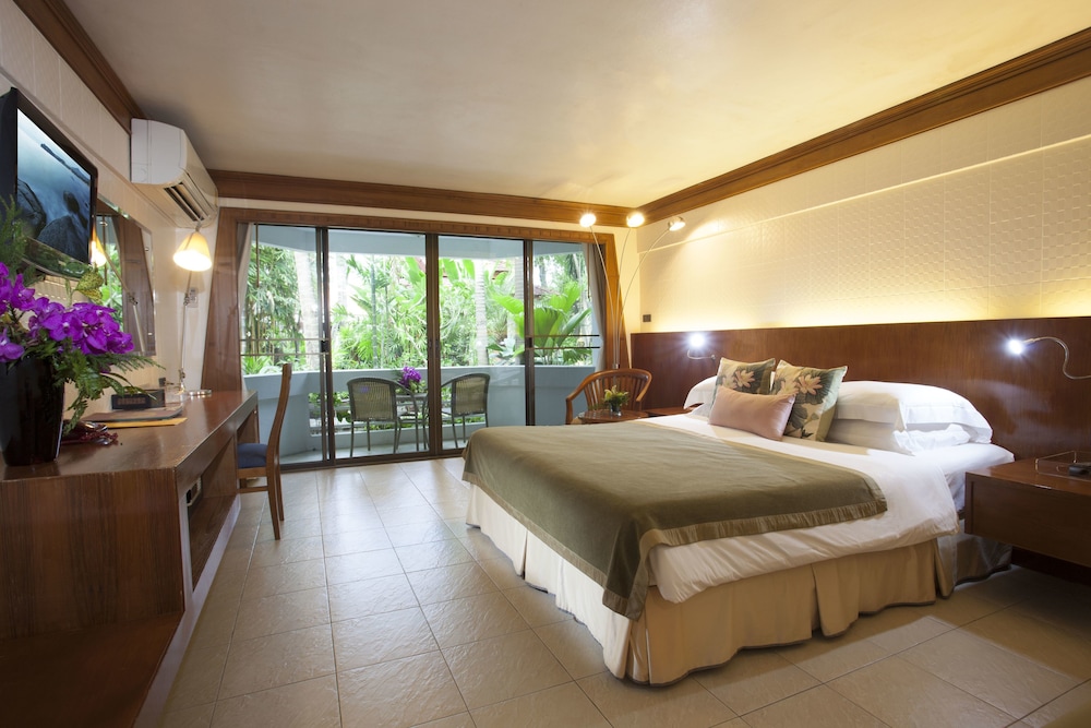 Grand, Thai, Contemporary, Deluxe