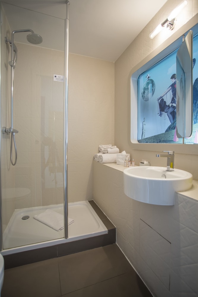 Maison Bram Paris Gare de l'Est, Tapestry Collection Hilton 5/46