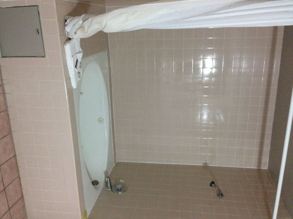 Five Star Inn West Covina 17/42