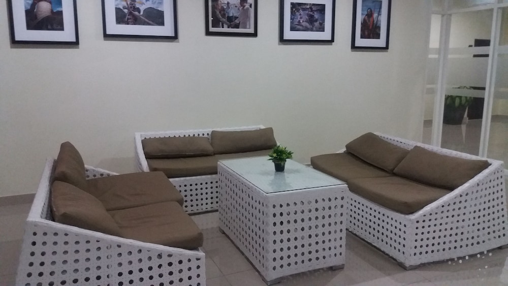 Avon s Residence 15/25