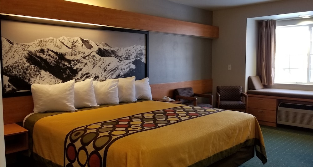 Royal Inn Midvale 21/49
