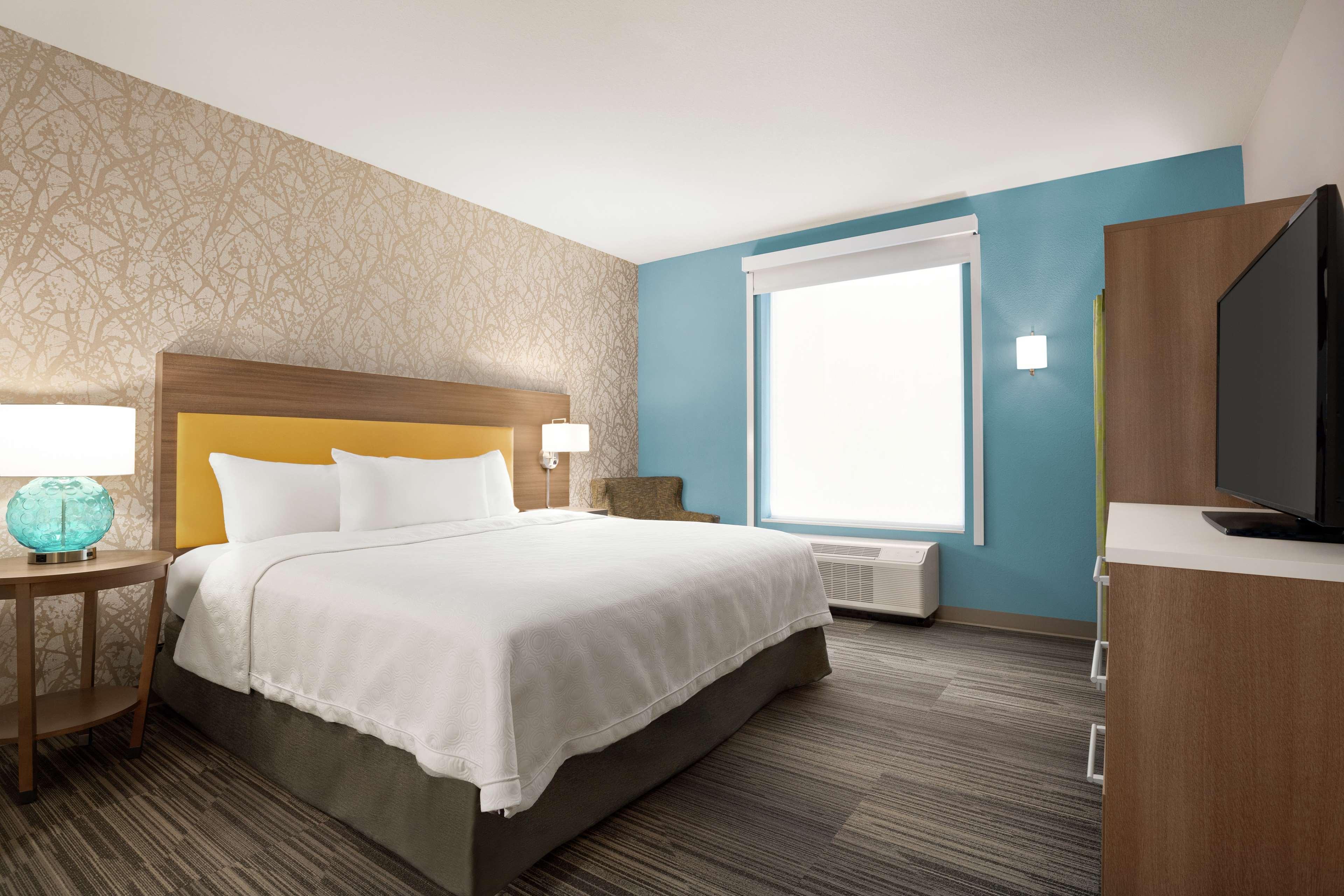 1 BEDROOM, SUITE, KING BED