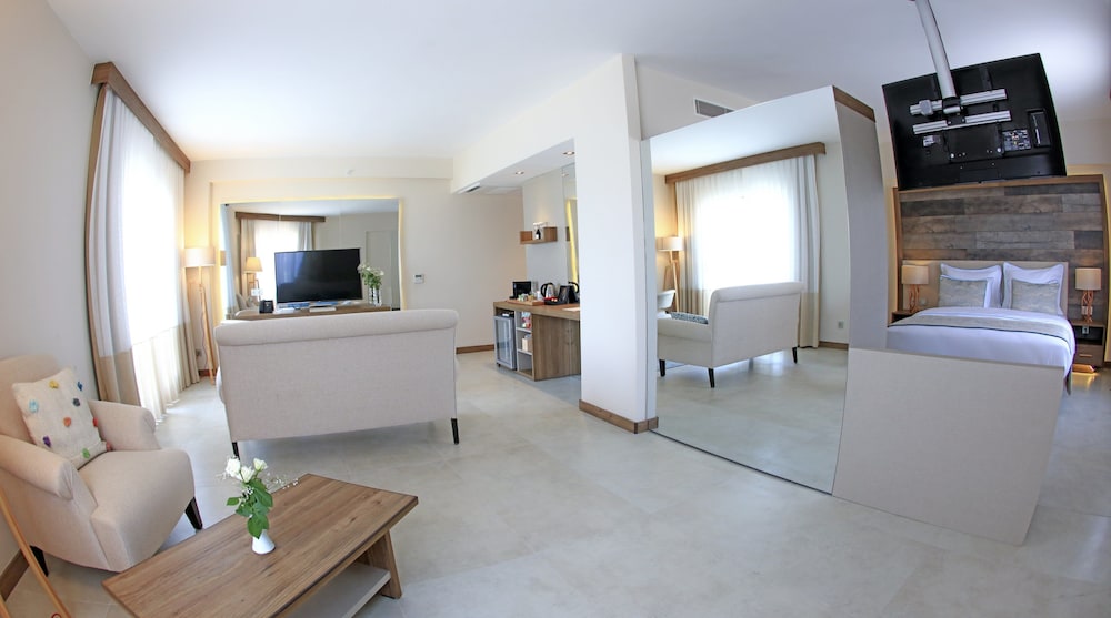 Design Plus Seya Beach Hotel 51/67