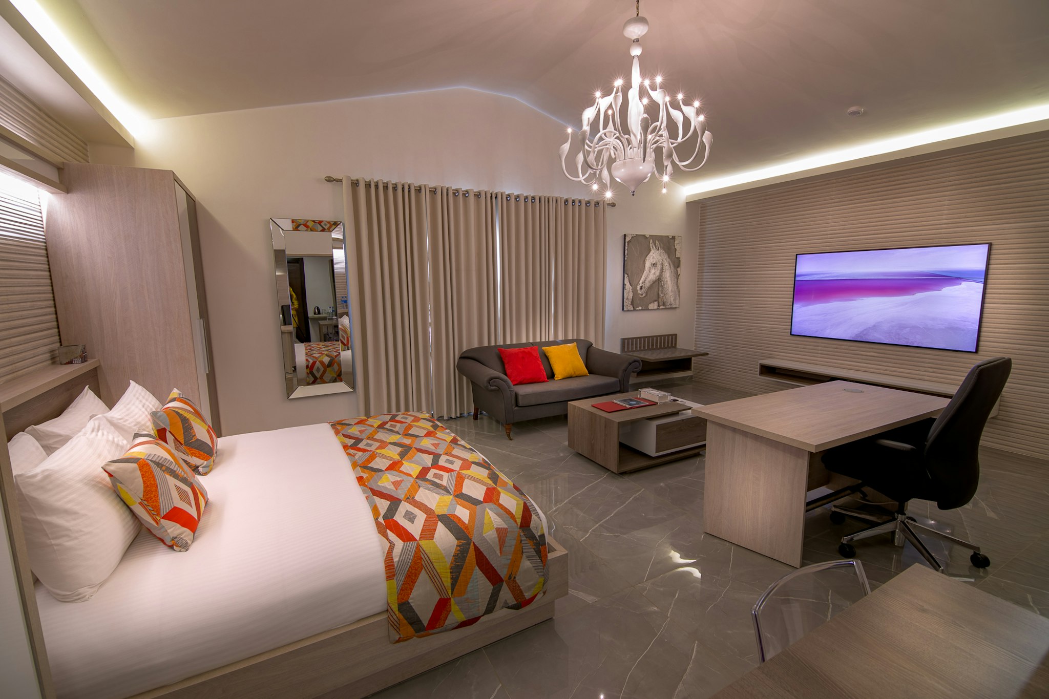 Home Suites Hotel 25/80