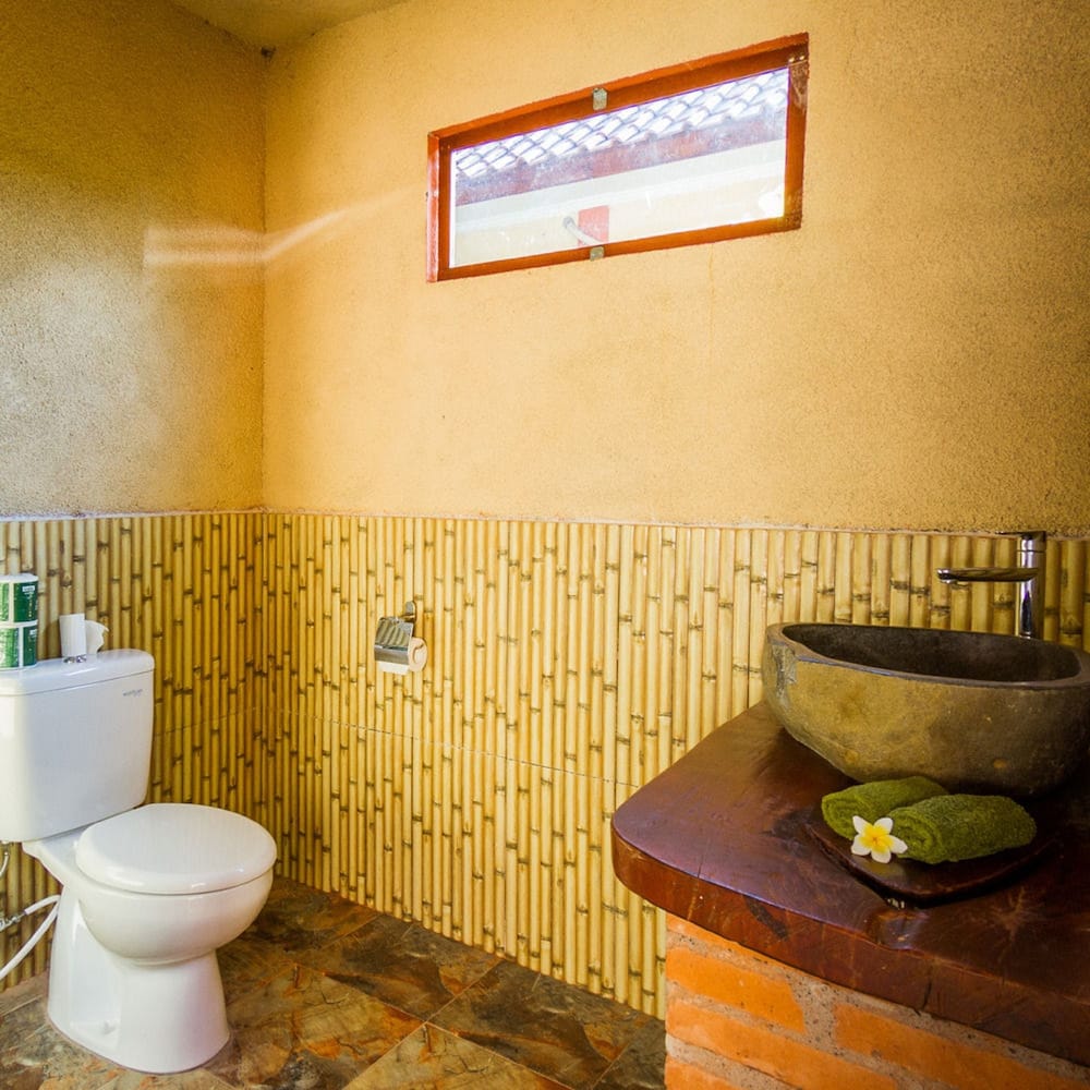 Amed Harmony Cafe And Bungalows 38/68